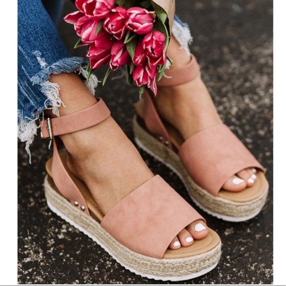 Soda Shoes - Espadrilles Size 6
